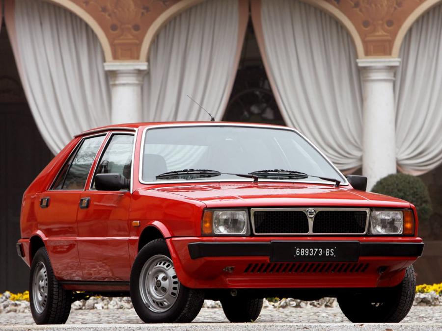  Lancia Delta 1979 года  (фото 33 из 35)